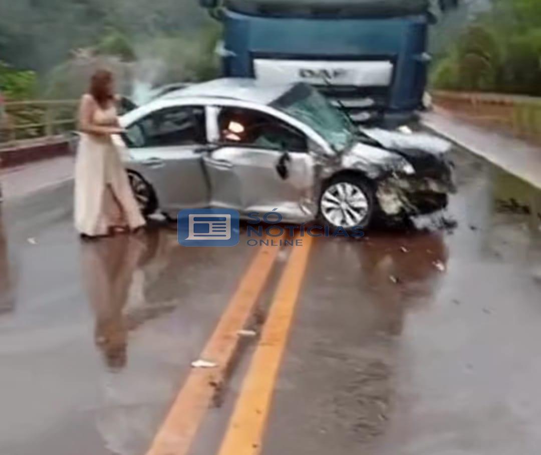 Grave acidente com carreta-tanque e carros interdita BR-356 em Minas Gerais