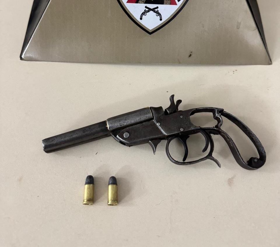 Polícia Militar prende jovem de 18 anos e apreende arma de fogo no bairro Planalto, em João Monlevade