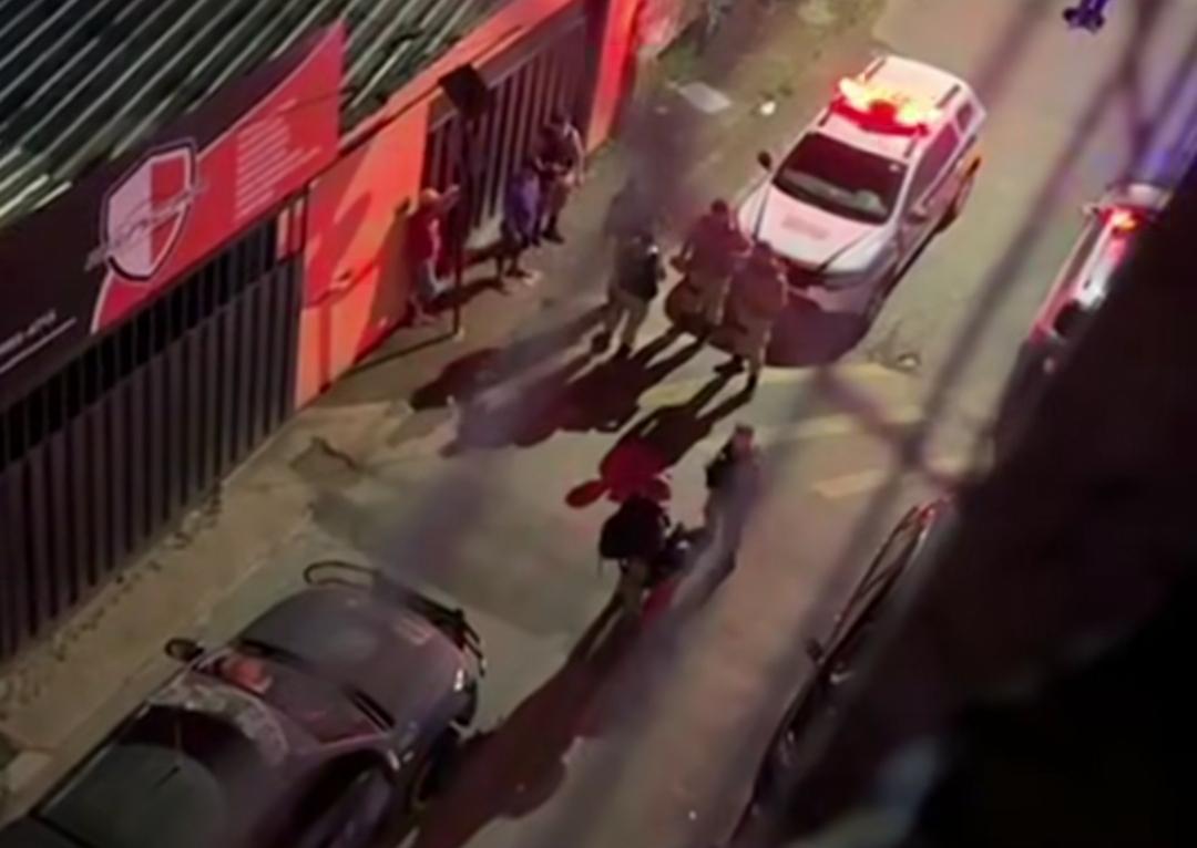 Homem é morto a facadas em alojamento em Mariana; suspeito seguia viagem para Itabira