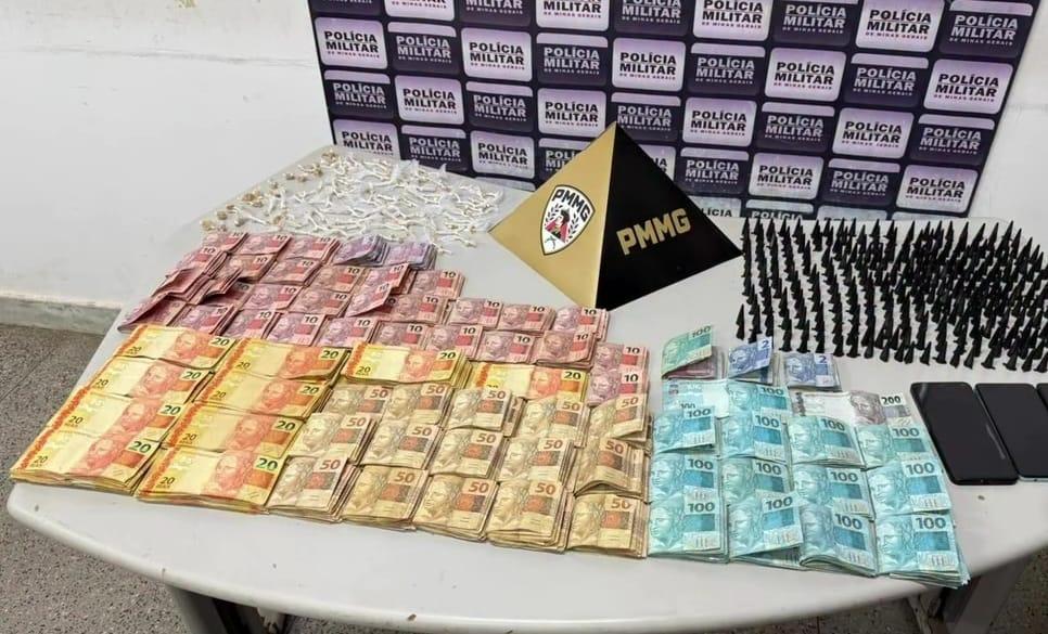 ITABIRA: Operação da Polícia Militar termina com três presos, drogas e quase R$ 40 mil apreendidos