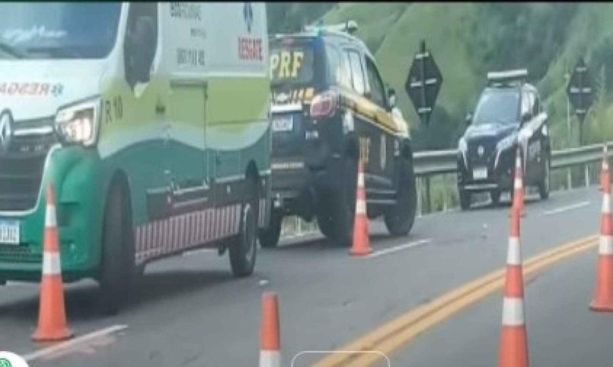 Motorista morre ao pular de caminhão desgovernado na BR-116, em MG