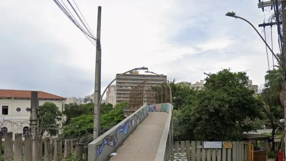 Orgia com dezenas de pessoas, ao ar livre, revolta moradores de bairro de BH