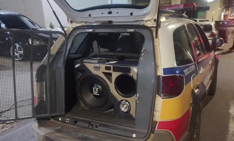 Som alto na madrugada termina com equipamento apreendido no Caminho Novo, em Itabira