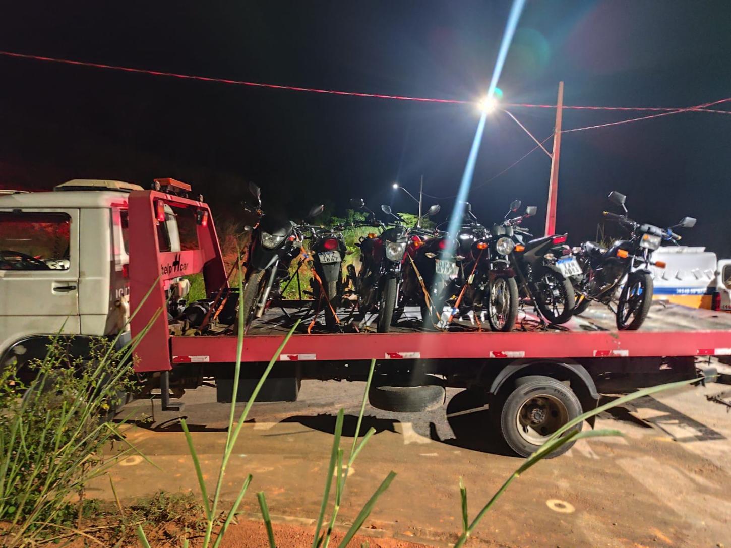 TIMÓTEO — Sete motociclistas são detidos após denúncias de manobras perigosas no Novo Horizonte