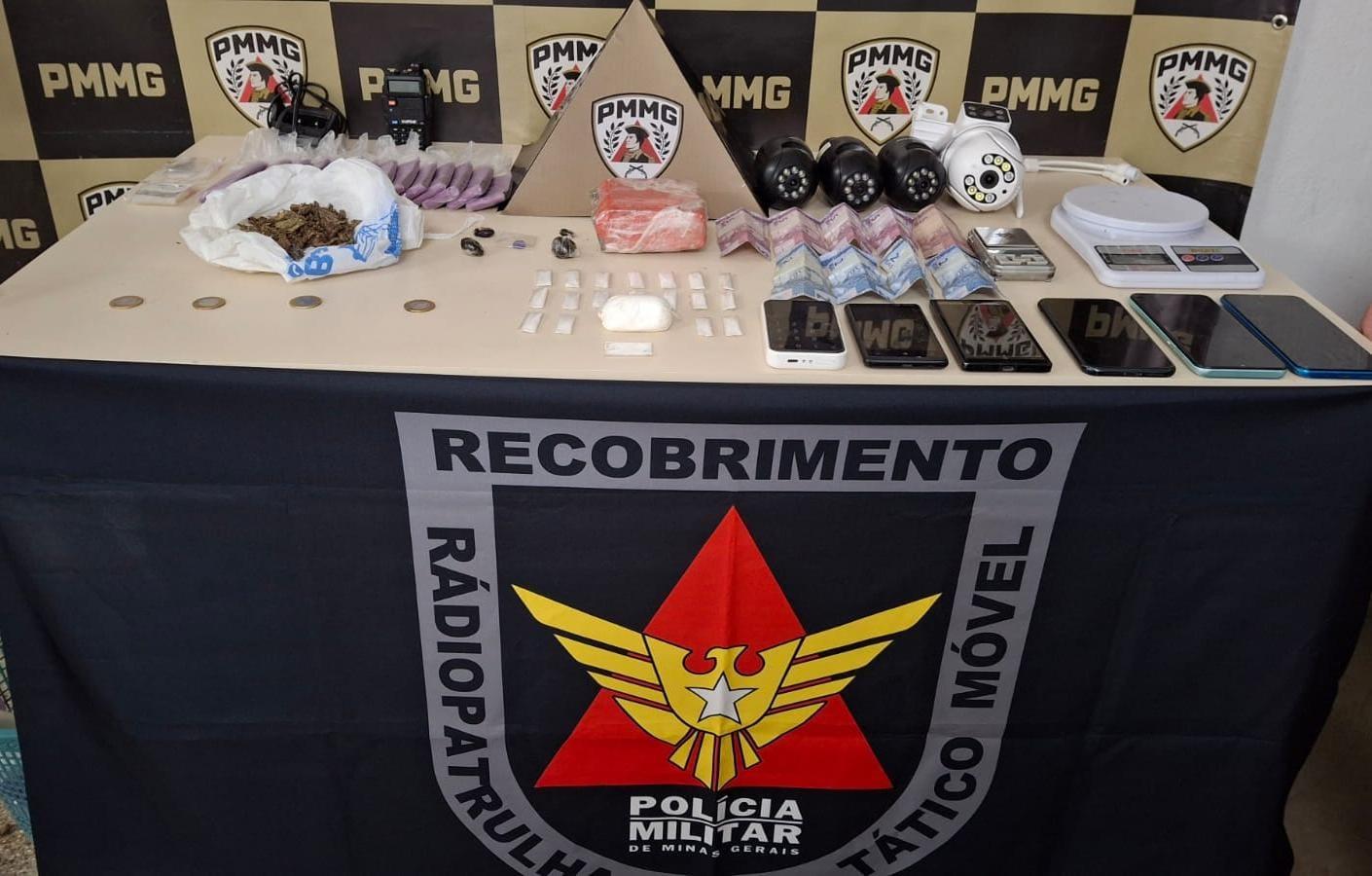 Câmeras flagram tiros no Loanda: PM age rápido e prende dupla por tentativa de homicídio e tráfico em João Monlevade