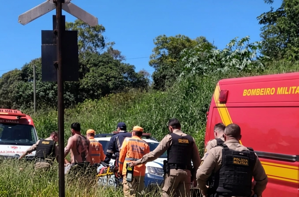 Homem sofre ferimentos graves após ser atingido por trem em Soledade de Minas