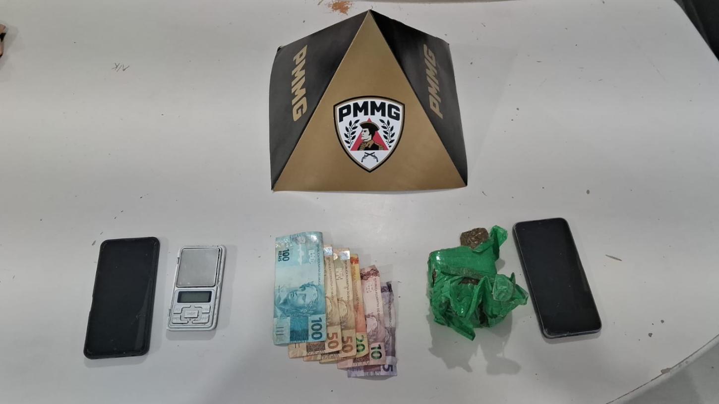 Itabira - Denúncia anônima derruba ponto de tráfico no São Cristóvão; homem de 32 anos acaba preso