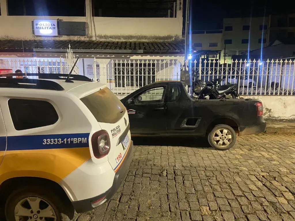 Adolescente de 17 anos foge da PM, cai de moto em zona rural e é apreendido bêbado em São João do Manhuaçu