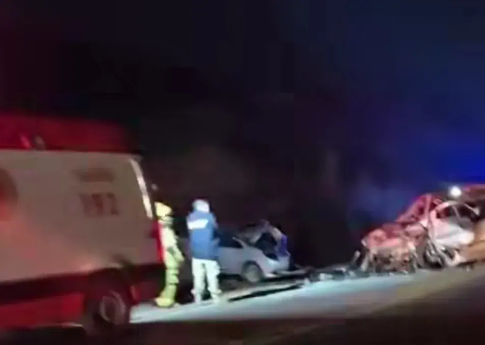 Colisão frontal entre dois carros deixa dois mortos na BR-262 em João Monlevade
