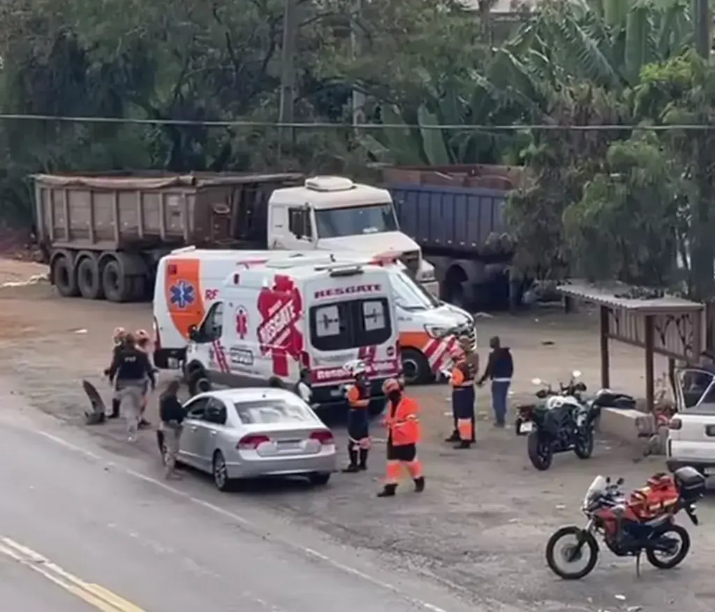 Criança de 11 anos fica ferida em acidente entre moto e carro na BR-381 em João Monlevade