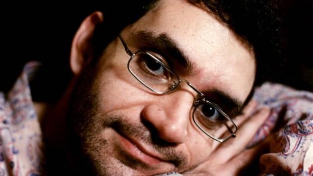 Quem foi Renato Russo? Conheça a Vida, as Músicas e o Legado do Ídolo da Legião Urbana