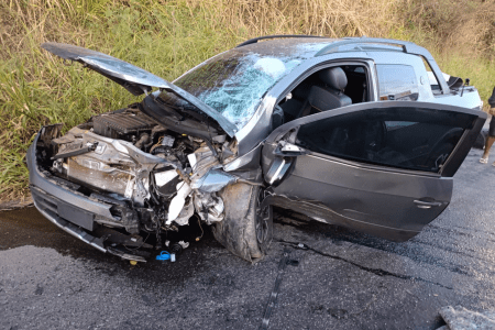 Acidente entre dois carros na BR-381 deixa três feridos em Caeté na 