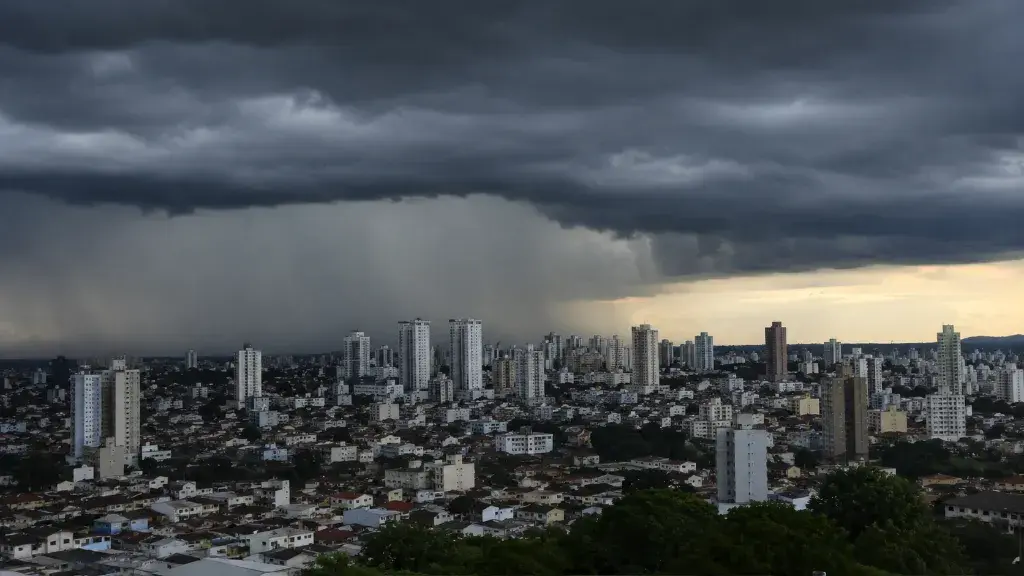 Chuva à tarde e à noite marca a segunda-feira em Itabira e João Monlevade. Veja previsão completa no link abaixo 