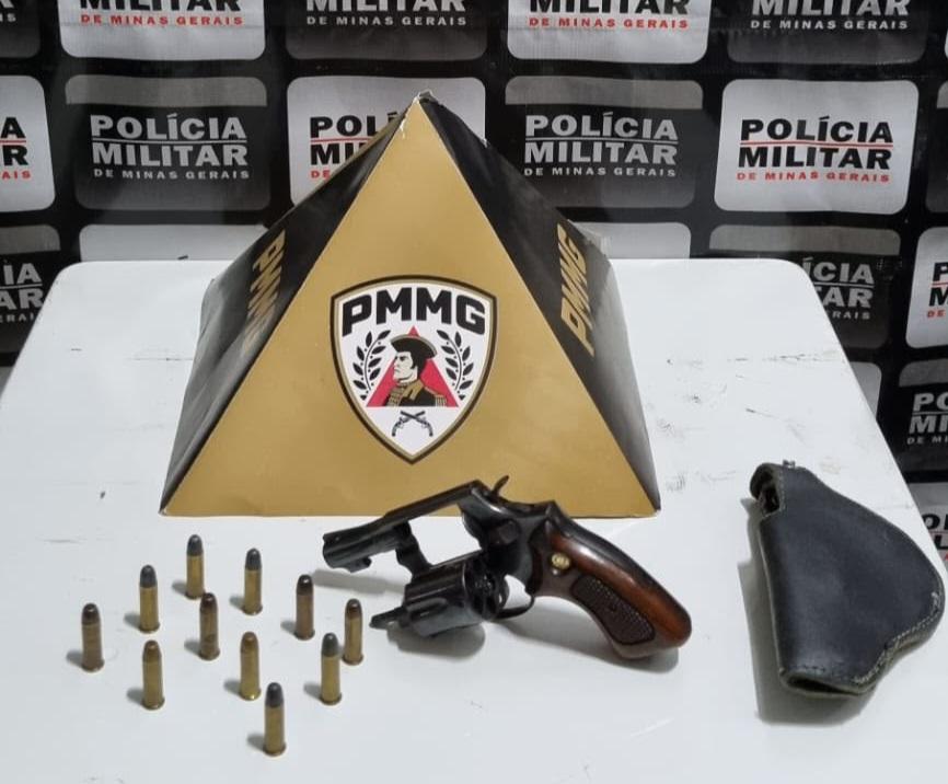 Homem ameaça comprador de moto com revólver e é preso em flagrante em Santa Bárbara