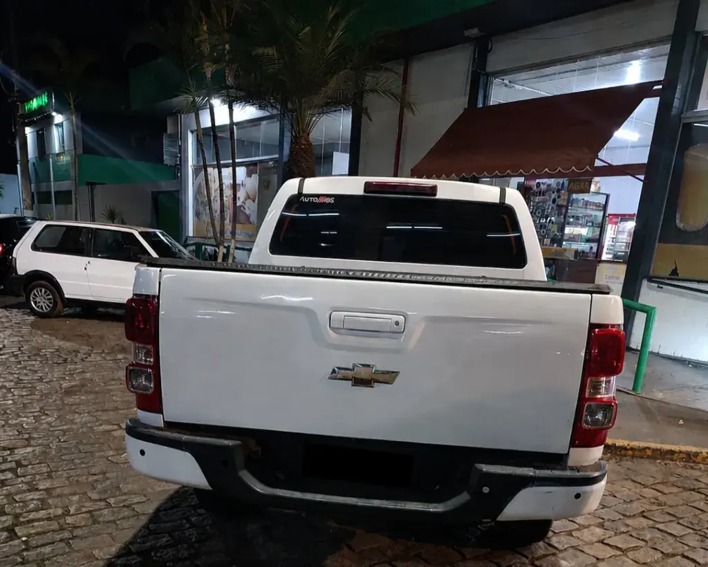 PM prende homem por adulterar placa de caminhonete na BR-381, em Bela Vista de Minas