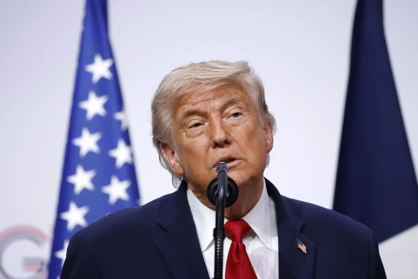 Trump alerta: Brasil está 'perigoso politicamente' após condenação de Eduardo Bolsonaro