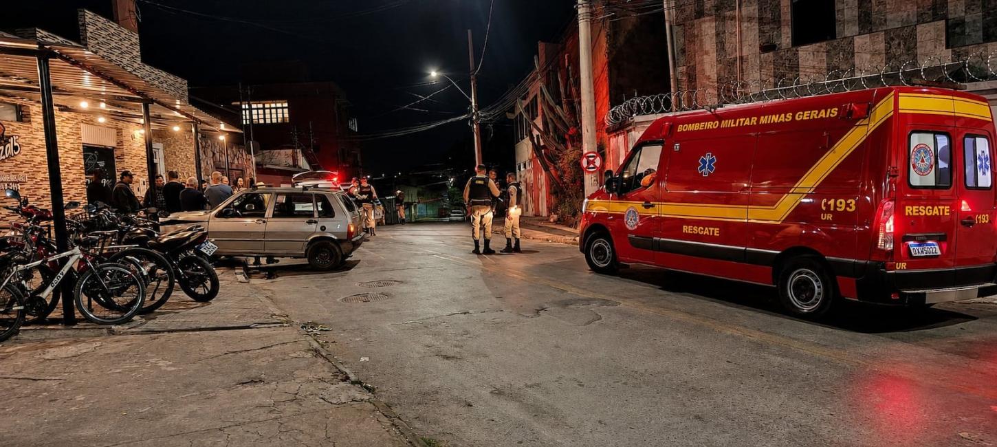 Tragédia na mesa de bar: Motorista bêbado invade área externa de pizzaria, mata homem e fere mais cinco em Minas