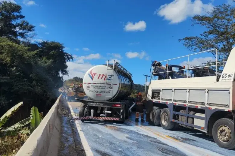 BR-381 volta a operar normalmente após quase 8 horas de bloqueio em Nova Era