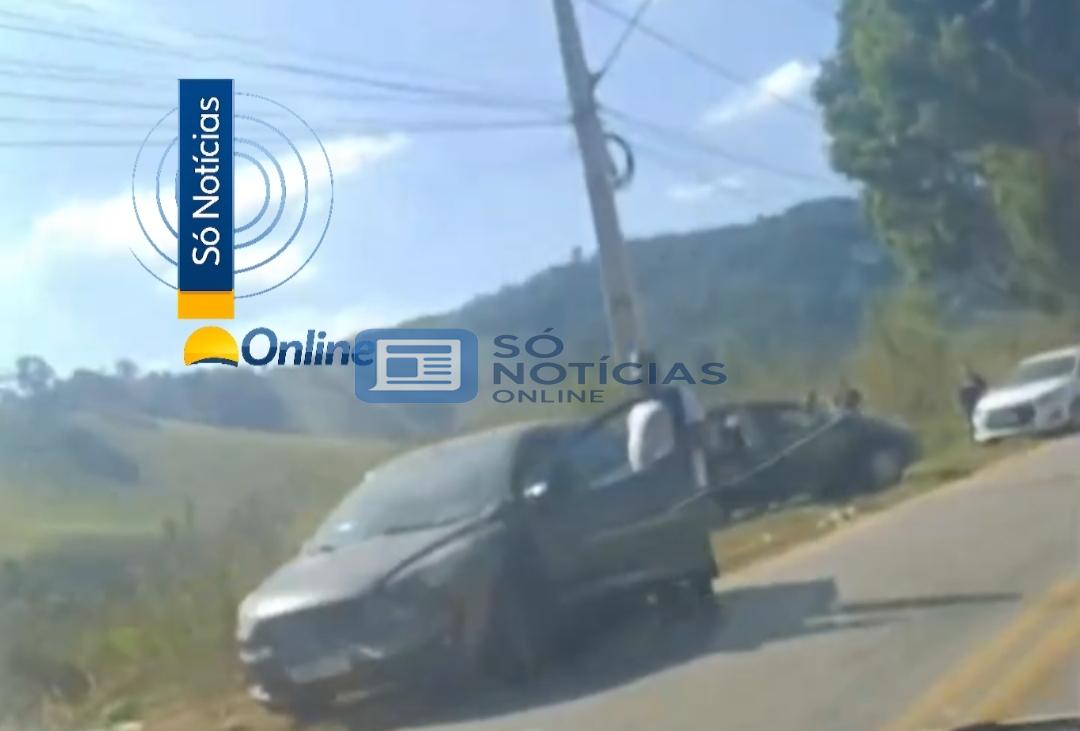 Vídeo - GAVE atende capotamento em Nova Era; motorista sai ilesa após carro capotar duas vezes
