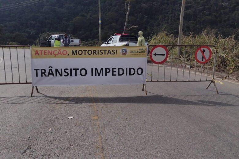 Recapeamento interdita avenida Vereador João Braga em João Monlevade até dia 21
