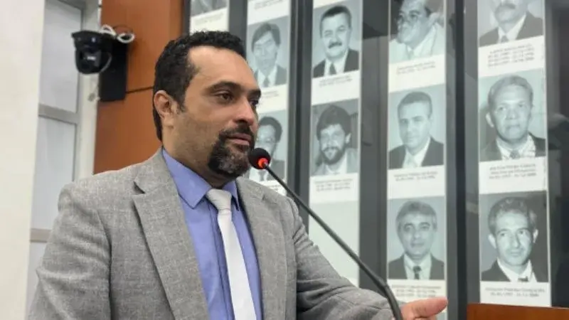 Presidente da Câmara de Ipatinga é preso na BR-262 com medicamentos irregulares e simulacro de arma