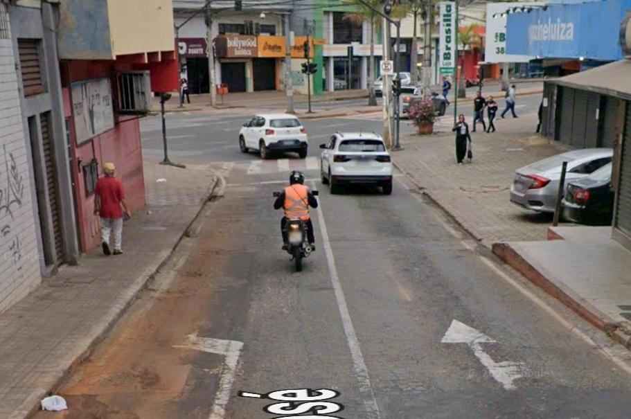 Homem esfaqueado em bairro de Itabira passa mal no Centro e é socorrido pelo SAMU