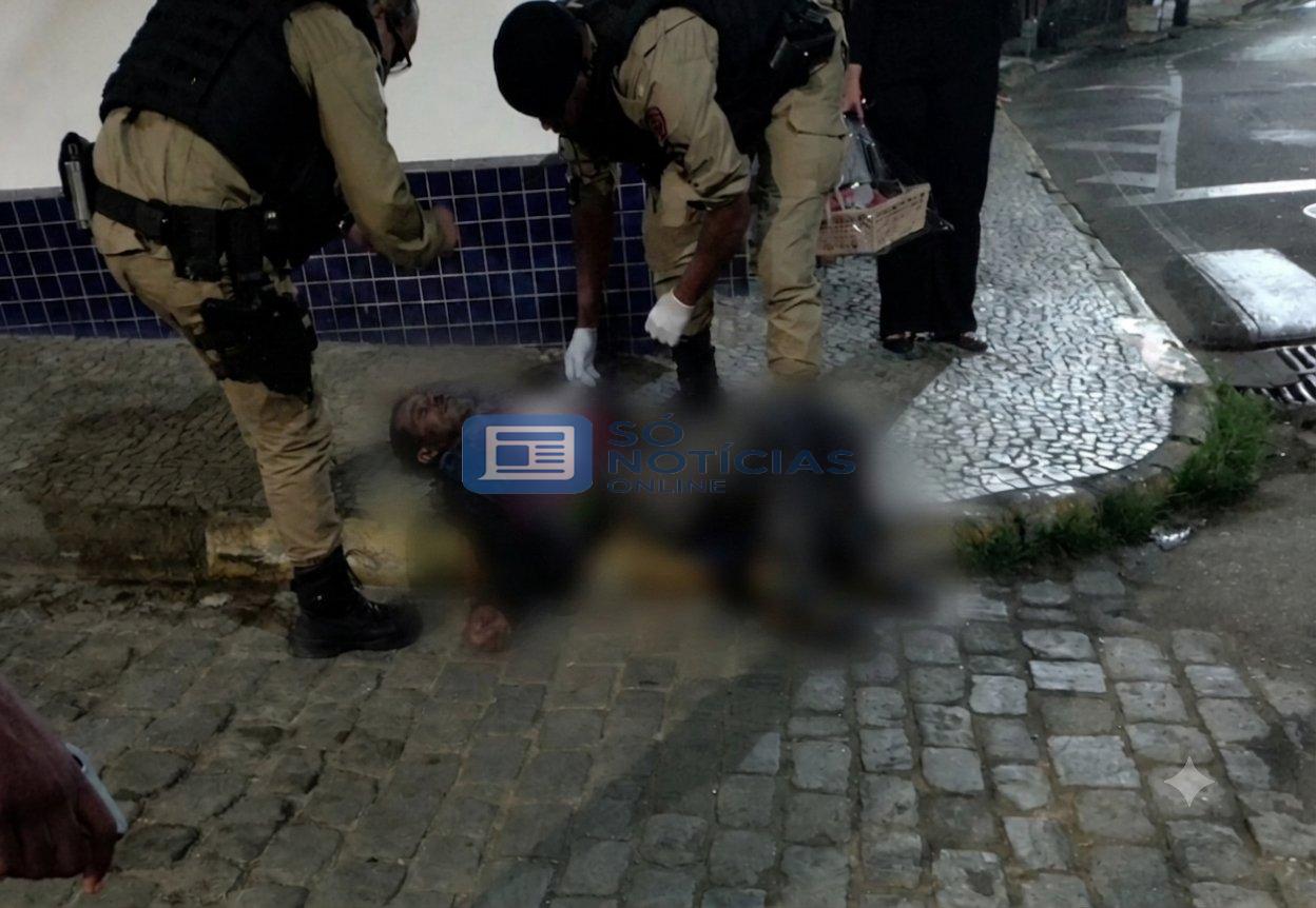 Homem é esfaqueado na Avenida Getúlio Vargas, em João Monlevade