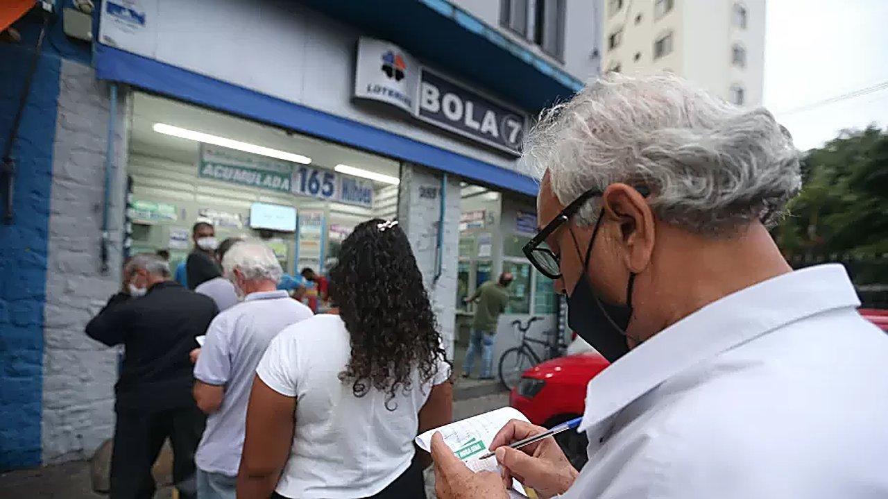 Lotofácil 3752 não tem ganhador dos R$ 5 milhões, mas premia 12 apostas de MG