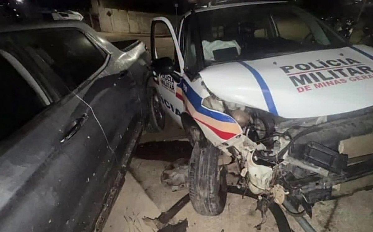 Motorista é preso após colisão com viatura e deixar três PMs feridos em João Monlevade