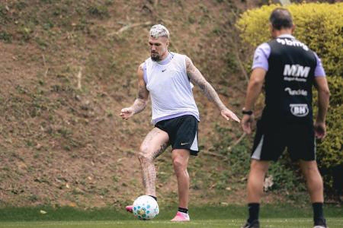 Atlético pode ter retorno de Lyanco para decisão contra o Santos na Sul-Americana