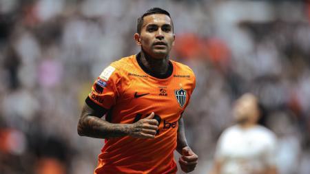 Dudu chega a 700 jogos na carreira durante partida pelo Atlético