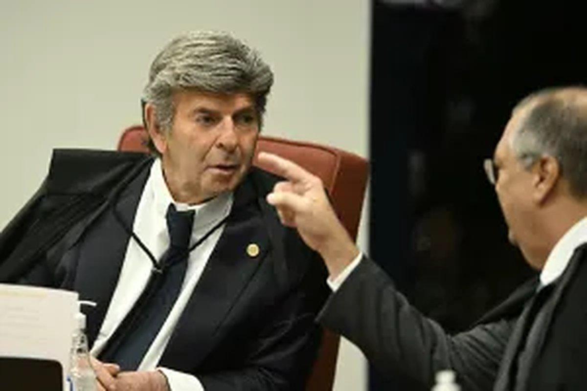 Fux suspende decisão de Dino sobre publicação envolvendo Flávio Bolsonaro