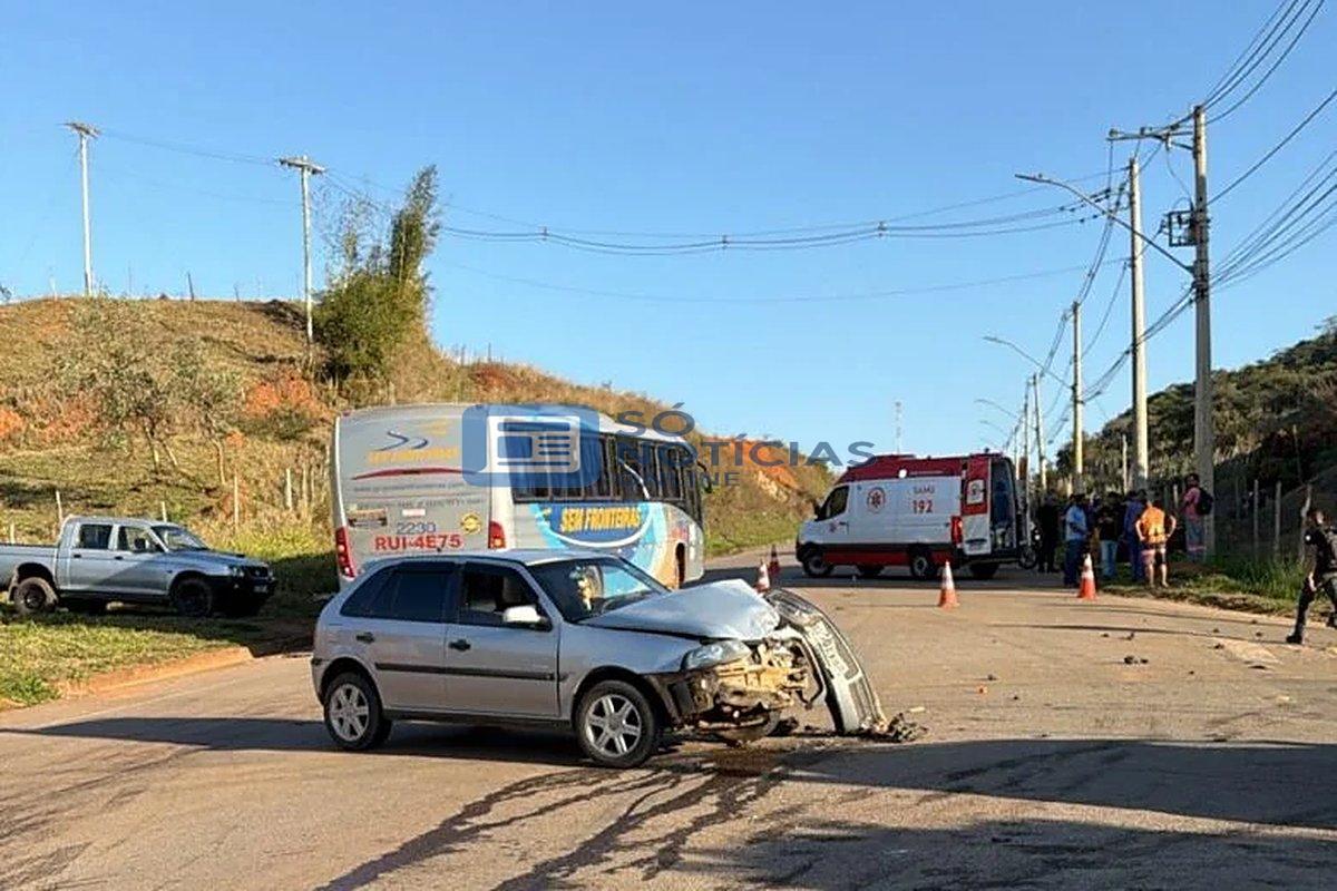 Motociclista fica ferido após colisão com carro no acesso à Ribeira de Cima