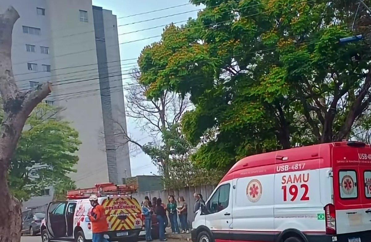 Motorista passa mal, perde controle e bate carro contra muro em João Monlevade