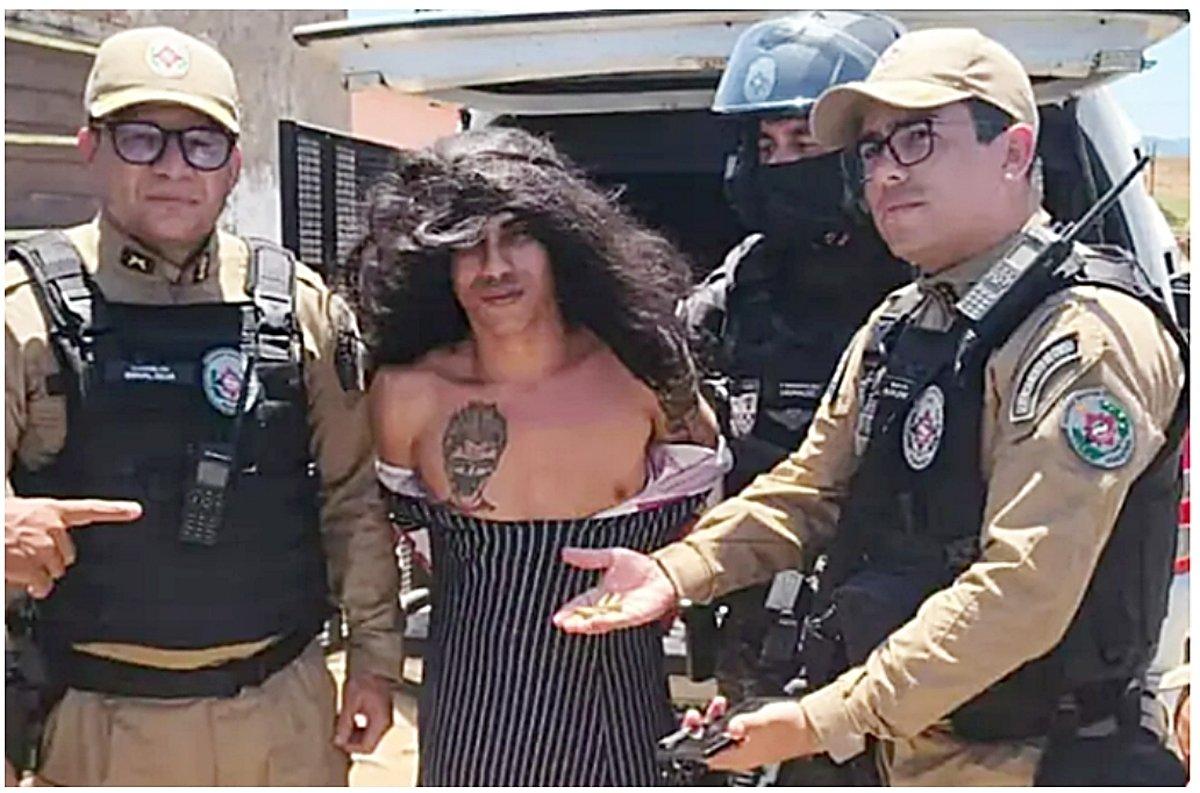Suspeito de 16 homicídios é preso após tentar fugir vestido de mulher na Paraíba