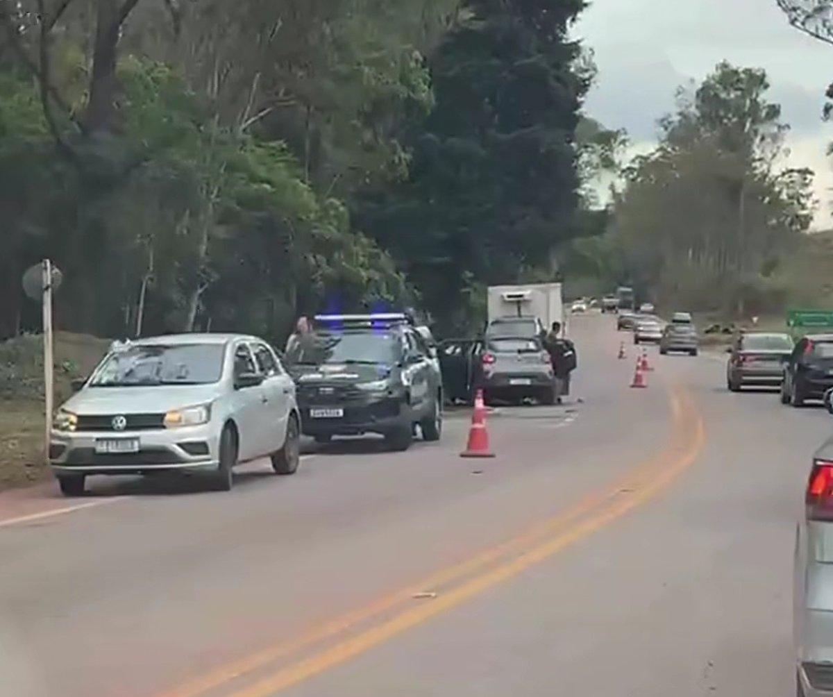 Vídeo - Acidente entre dois carros deixa um morto e três feridos na BR-356