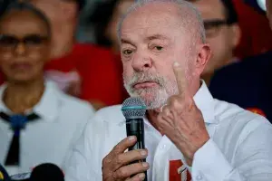 Eleições 2026: Lula vira sobre Flávio Bolsonaro e é reeleito presidente pela quarta vez