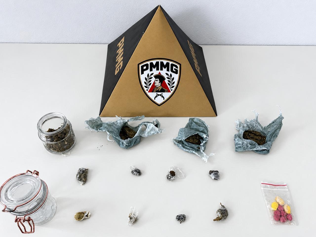 Denúncia leva PM a jovem com maconha, haxixe e ecstasy no Parque do Areão, em João Monlevade