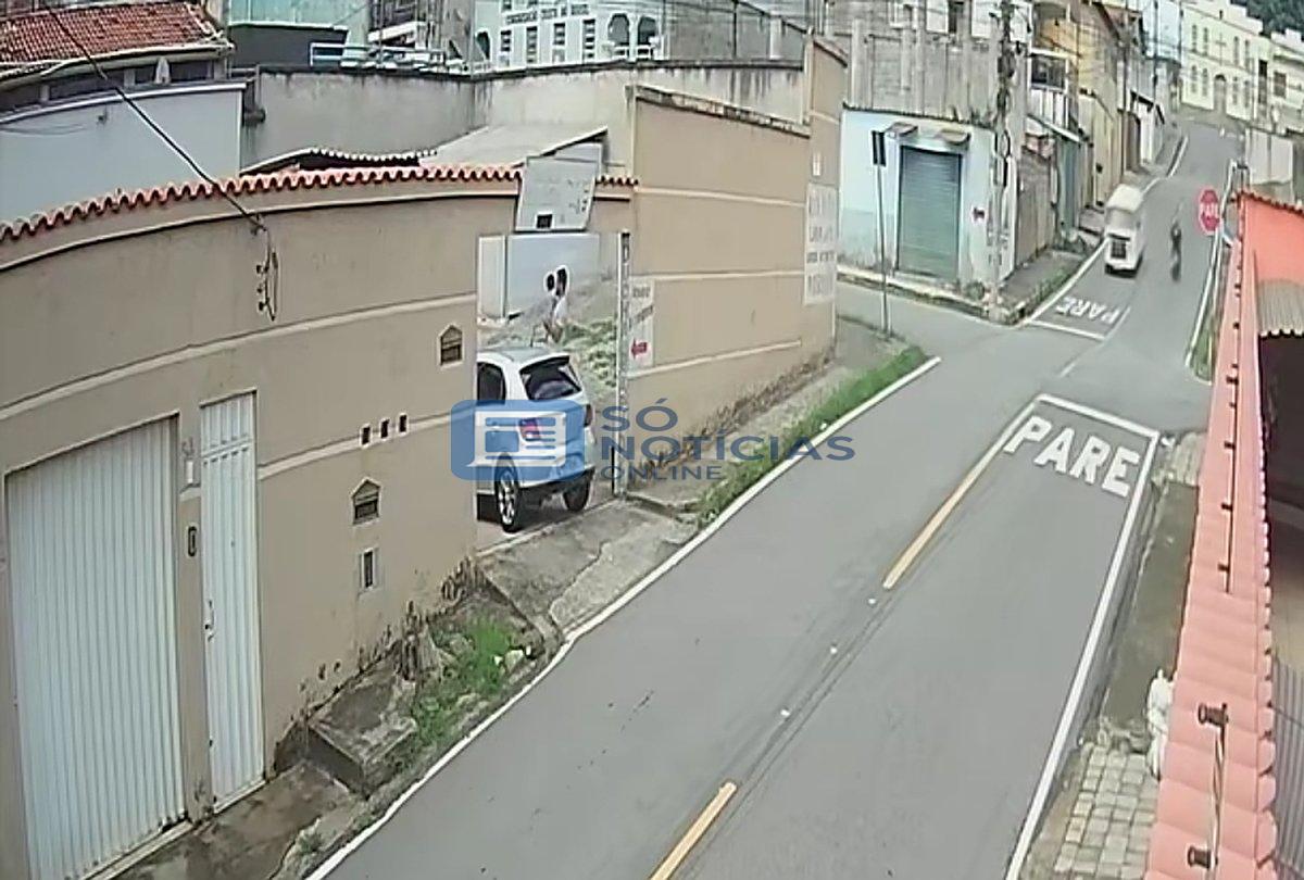 Kombi não respeita placa de 