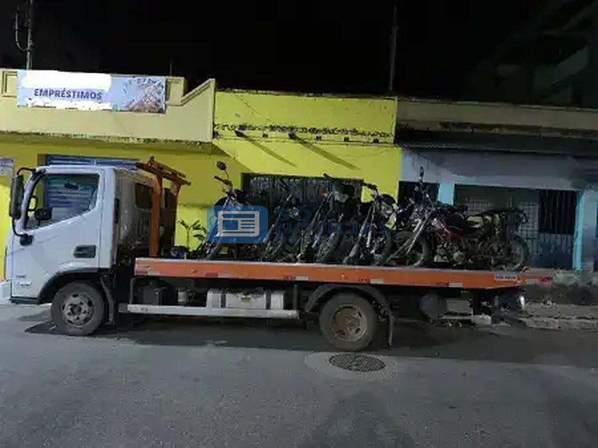 PM apreende cinco motos em operação contra direção perigosa em Belo Oriente