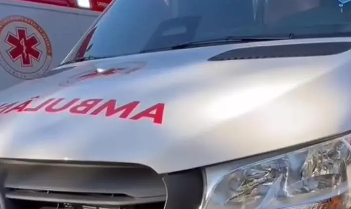 Cena de acidente é alterada antes da chegada da PM em batida entre Kwid e Crosser em Itabira