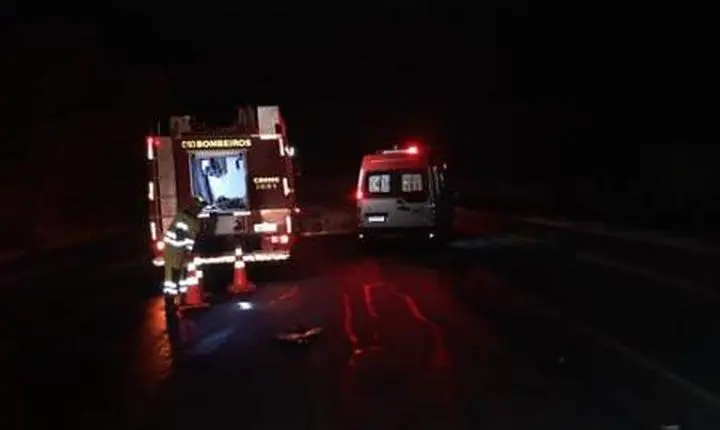 Acidente na BR-354: motorista de ambulância morre após batida com carreta em MG