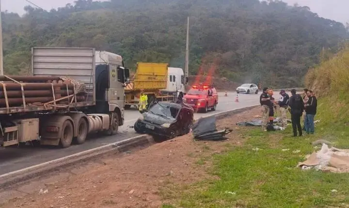 Bebê de 8 meses e criança de 5 anos estão entre vítimas de grave acidente na BR-381