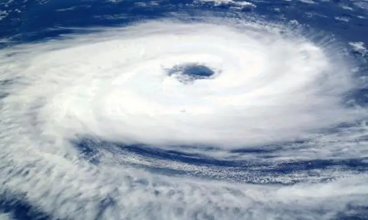 Ciclone extratropical deve atingir o Sul do Brasil neste fim de semana; Inmet emite alerta