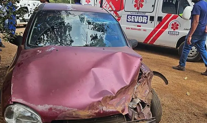 Duas mulheres ficam feridas em colisão entre carro e caminhonete em Rio Piracicaba