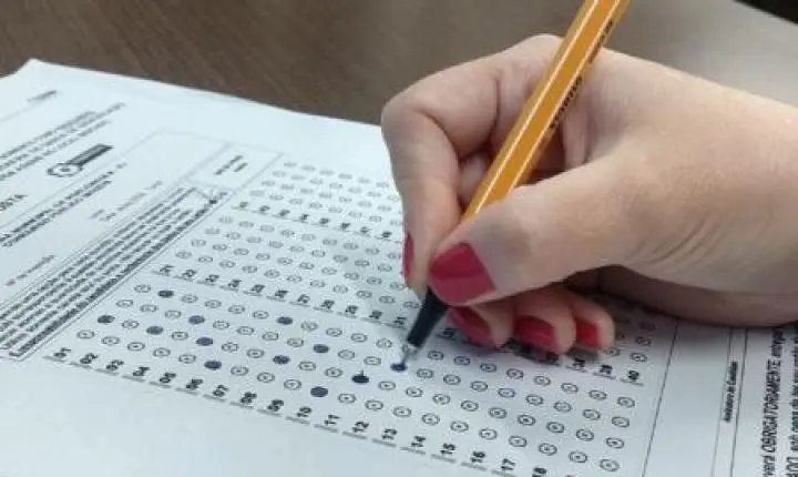 Concurso da Prefeitura de Ipaba abre 240 vagas com salários de até R$ 5,2 mil