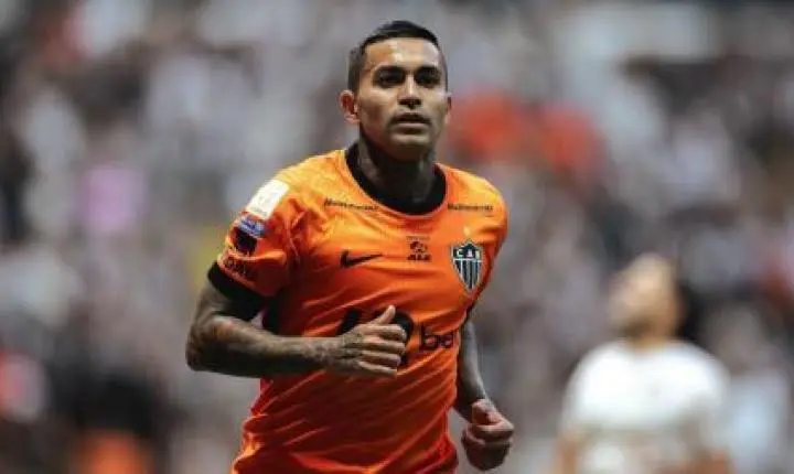 Dudu chega a 700 jogos na carreira durante partida pelo Atlético