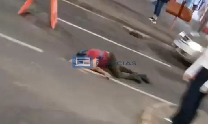 Vídeo - Homem sofre queda na Avenida João Pinheiro e é socorrido pelo SAMU, em Itabira