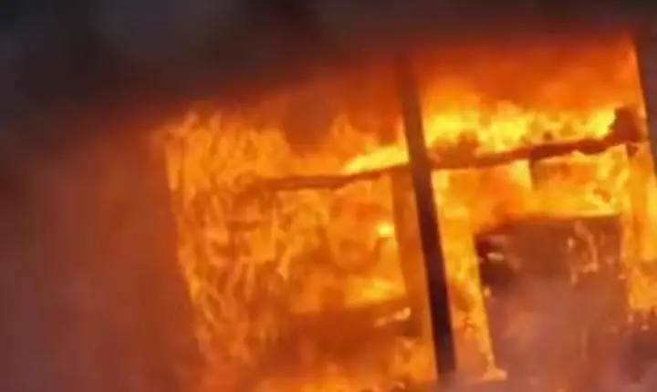  Incêndio de grandes proporções atinge prédio de hotel no bairro Loanda. Veja o vídeo 