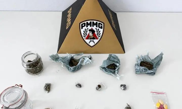 Denúncia leva PM a jovem com maconha, haxixe e ecstasy no Parque do Areão, em João Monlevade